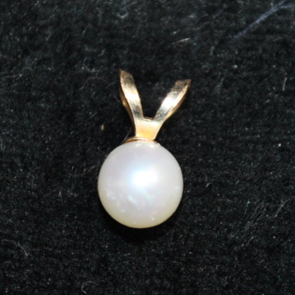Tiny 10k Yellow Gold Pearl Pendant